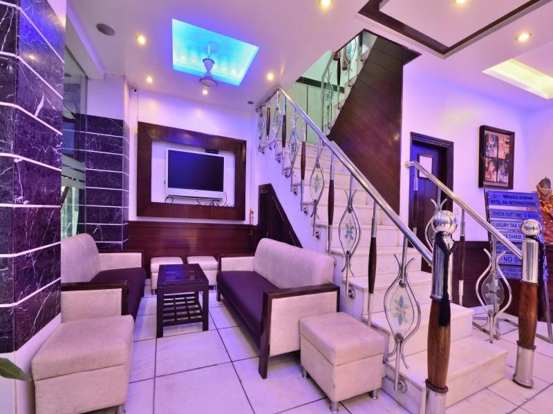 Hotel Sai International Ню Делхи Екстериор снимка