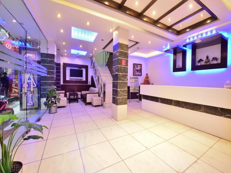 Hotel Sai International Ню Делхи Екстериор снимка