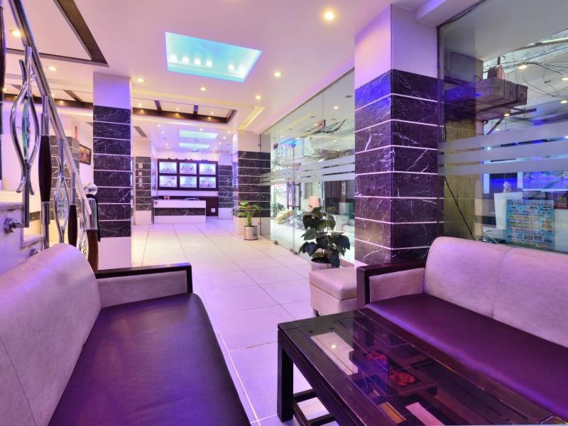 Hotel Sai International Ню Делхи Екстериор снимка