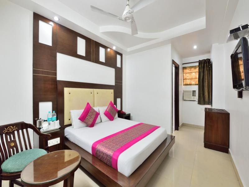 Hotel Sai International Ню Делхи Екстериор снимка