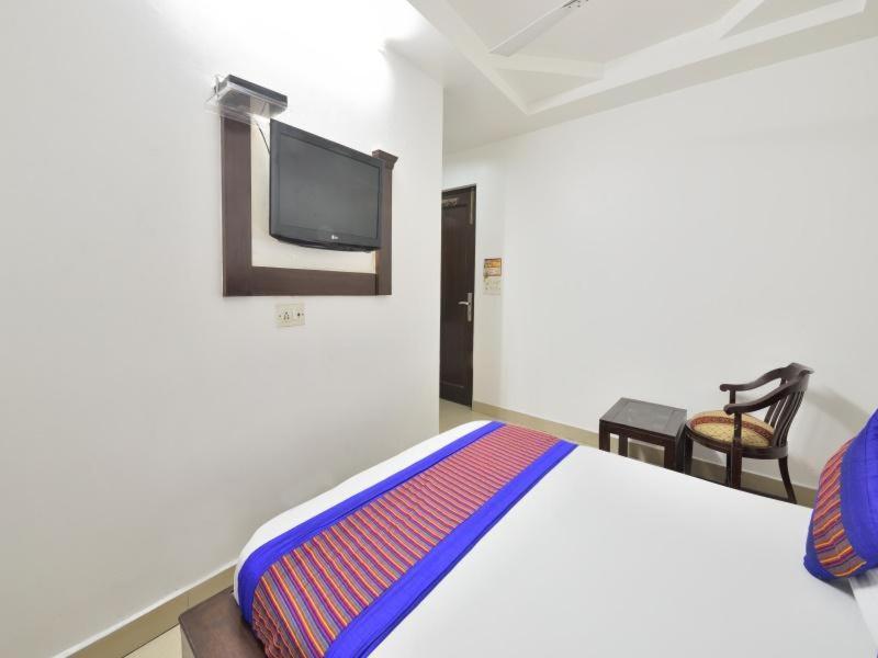 Hotel Sai International Ню Делхи Екстериор снимка