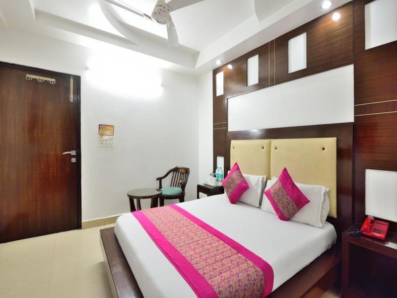 Hotel Sai International Ню Делхи Екстериор снимка