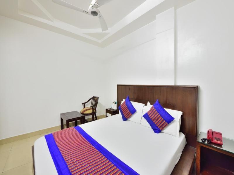 Hotel Sai International Ню Делхи Екстериор снимка