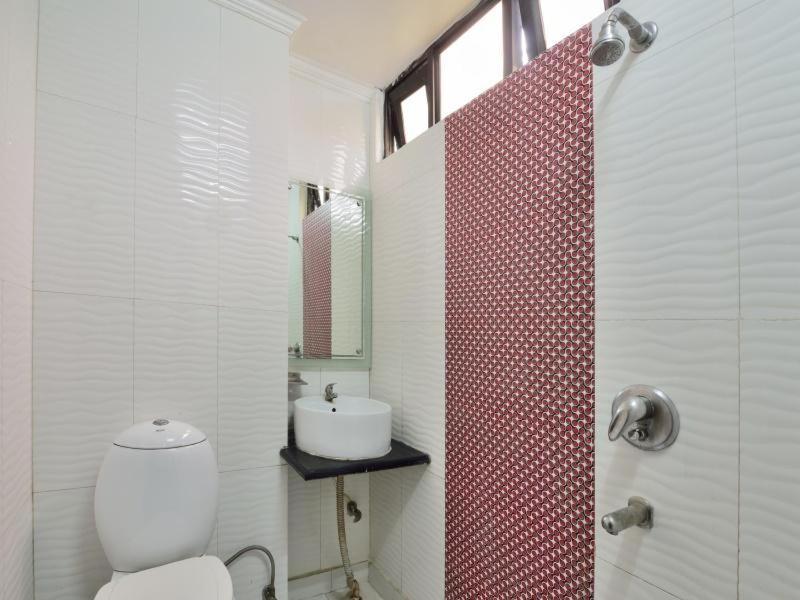 Hotel Sai International Ню Делхи Стая снимка